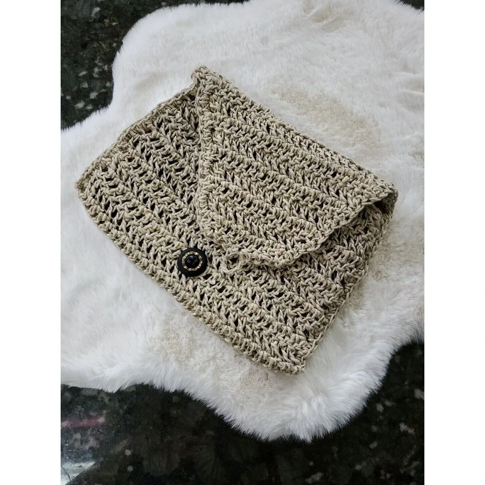 Vintage Rare Crochet Clutch Button‎ Tan Purse 7.5x 10.5